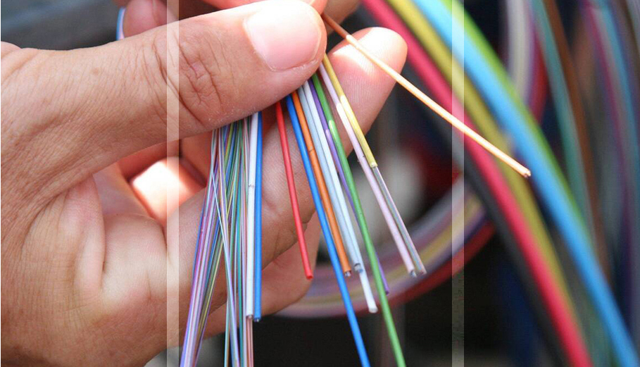 Installation de toutes vos connectiques : câblage cuivre et fibre optique